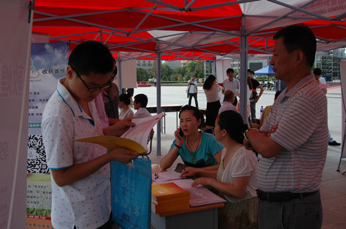 筑巢引鳳，吸納人才 敦煌種業(yè)參加酒泉市人社局組織的大型人才招聘會(huì)